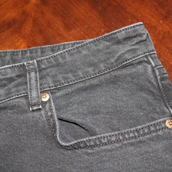 H&M Denim Shorts Dark Wash – Size 12 - Picture 4 of 7